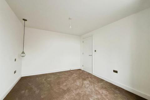 2 bedroom apartment to rent, Southport