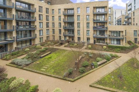 2 bedroom flat to rent, Fairfield Avenue, Staines TW18