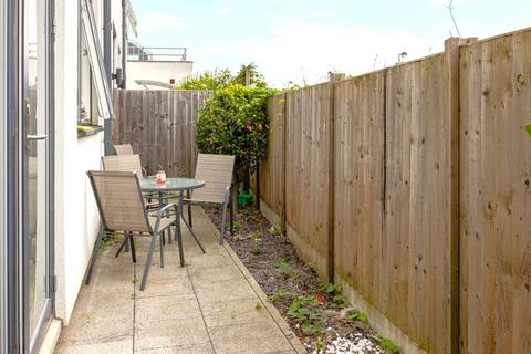 2 bedroom flat for sale, Bardolph Road, TW9