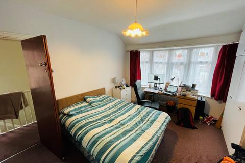 undefined, Stephens Road, M20