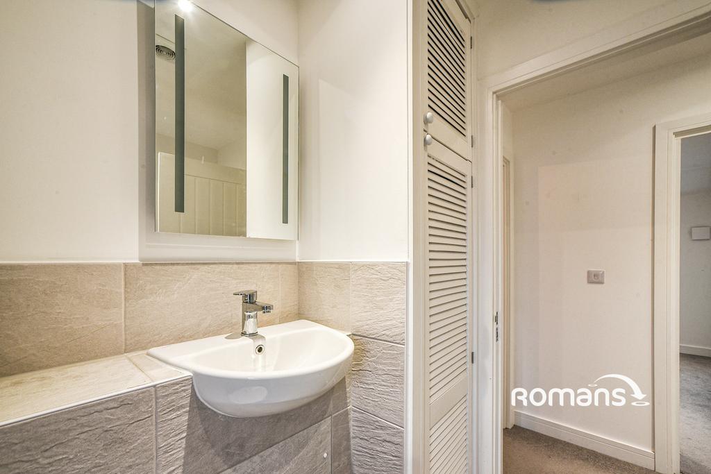 Family Bathroom 2