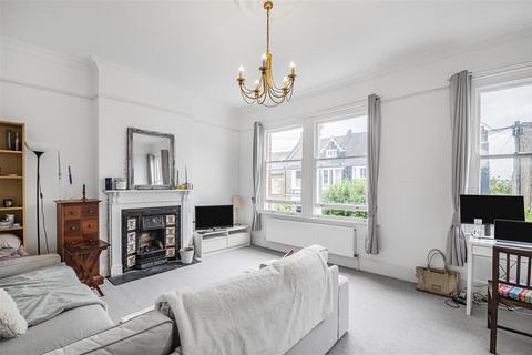 2 bedroom maisonette to rent, Santos Road, SW18