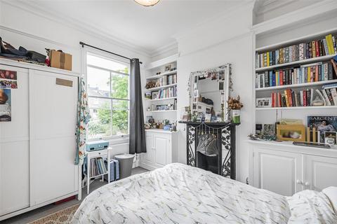 2 bedroom maisonette to rent, Santos Road, SW18