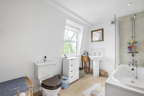 2 bedroom maisonette to rent, Santos Road, SW18