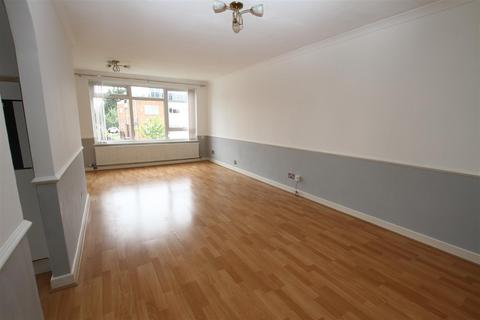 2 bedroom flat for sale, Crescent Road, Leigh-On-Sea