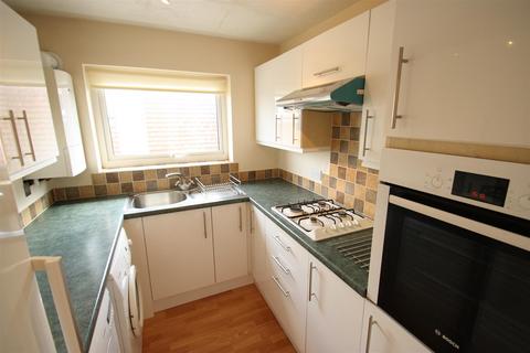 2 bedroom flat for sale, Crescent Road, Leigh-On-Sea