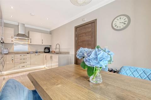4 bedroom semi-detached house for sale, Elm Gardens, Mountnessing, Brentwood