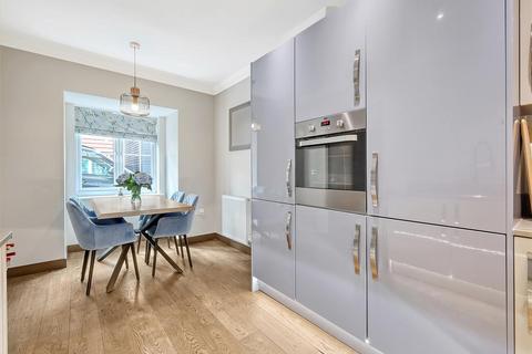 4 bedroom semi-detached house for sale, Elm Gardens, Mountnessing, Brentwood