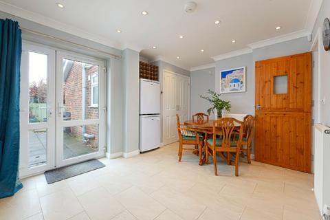 undefined, Robus Close, Lyminge, CT18