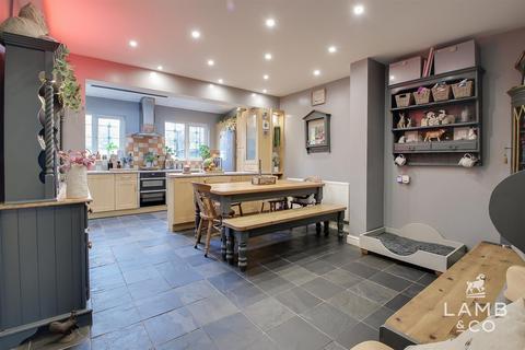 4 bedroom semi-detached house for sale, Clacton Road, Weeley Heath CO16