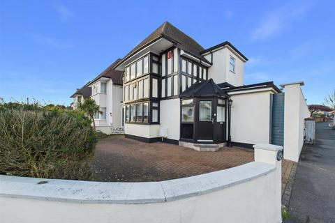 4 bedroom detached house for sale, The Fairway, Ruislip HA4