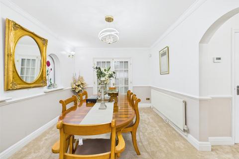 4 bedroom detached house for sale, The Fairway, Ruislip HA4