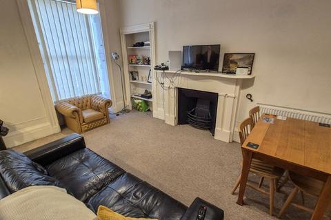 undefined, Modern 3 Bed Furnished Flat, Bridge Street