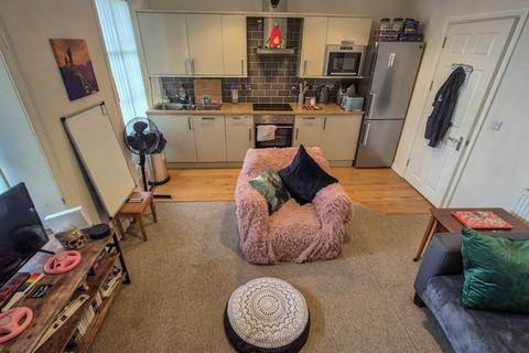 undefined, Modern 2 Bed Furnished Flat, Bridge Street