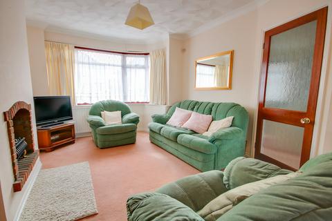 3 bedroom semi-detached house for sale, SHOLING! NO FORWARD CHAIN! POTENTIAL TO IMPROVE!