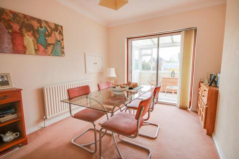 3 bedroom semi-detached house for sale, SHOLING! NO FORWARD CHAIN! POTENTIAL TO IMPROVE!