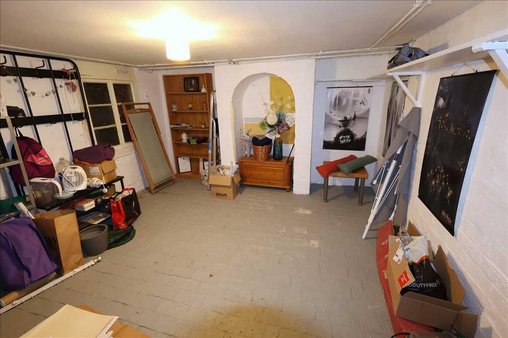 FULL CELLAR 149 x