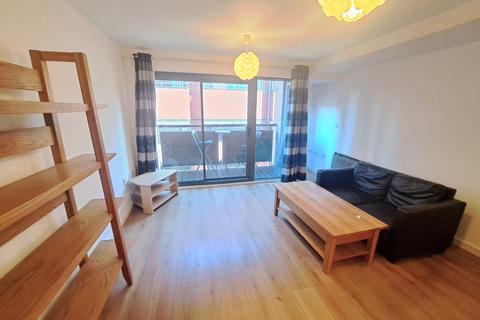 undefined, 2 bed apartment with balcony & parking in the Ropewalks