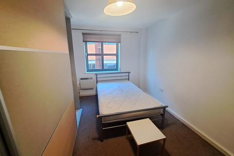 undefined, 2 bed apartment with balcony & parking in the Ropewalks