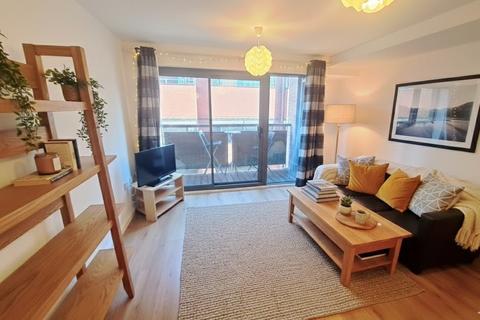 2 bedroom apartment to rent, 2 bed with Parking and Balcony in the Ropewalks with Balcony