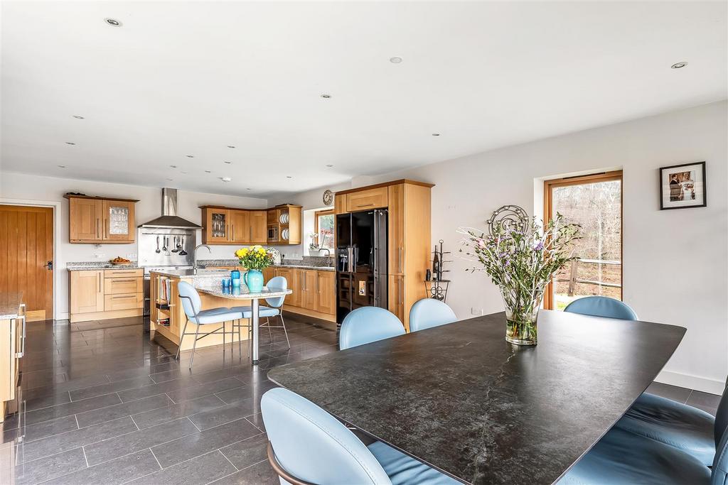 Kitchen/Dining