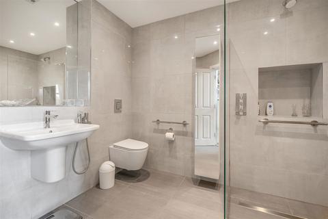 2 bedroom flat for sale, Wood Lane, Stanmore HA7