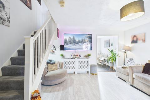 3 bedroom end of terrace house for sale, Portchester Close, Peterborough PE2