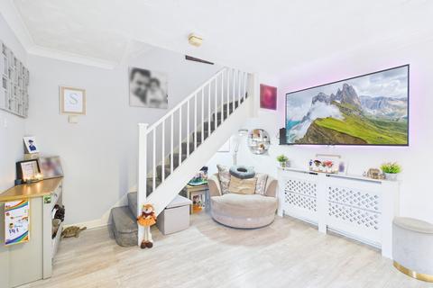 3 bedroom end of terrace house for sale, Portchester Close, Peterborough PE2