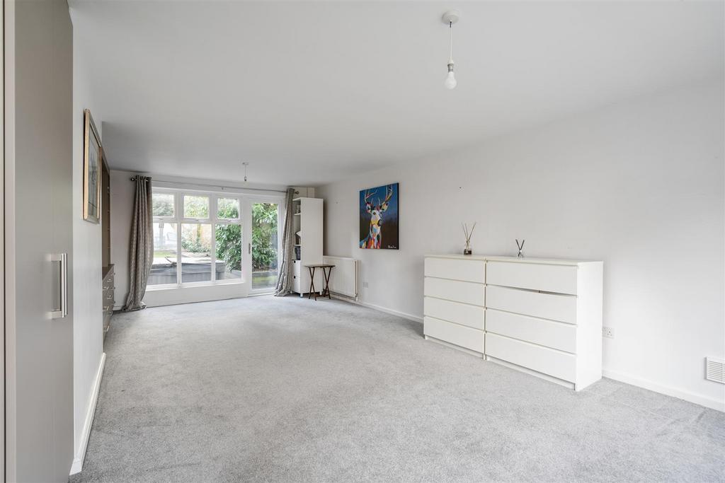 24 Warren Drive 17.jpg