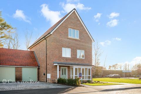 4 bedroom detached house for sale, Nightingale Close, Ascot