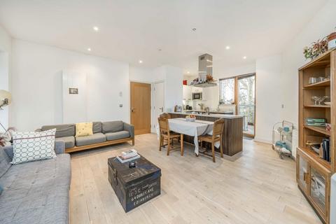 undefined, Lea Bridge Road, London E5