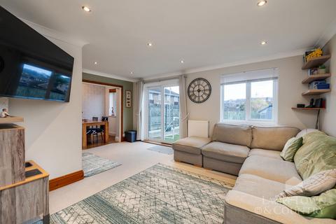 3 bedroom semi-detached house for sale, Hogarth Close, Plymouth PL9