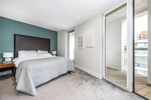 1 bedroom flat for sale, Quadrant Walk, London E14