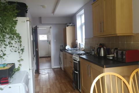 4 bedroom house to rent, Pridmouth Road, M20