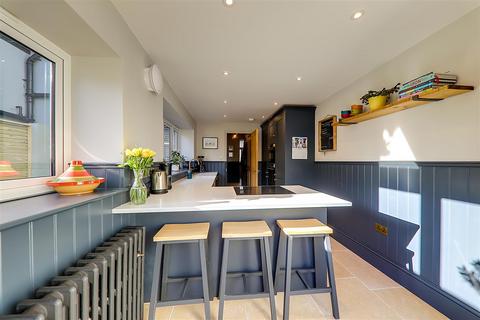 4 bedroom terraced house for sale, Gratwicke Road, Worthing BN11