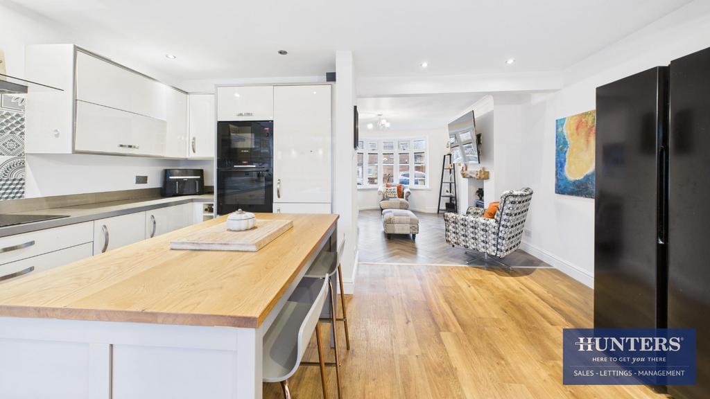 Kitchen/Living Area