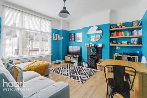 2 bedroom flat for sale, Cotswold Road, Westcliff-On-Sea