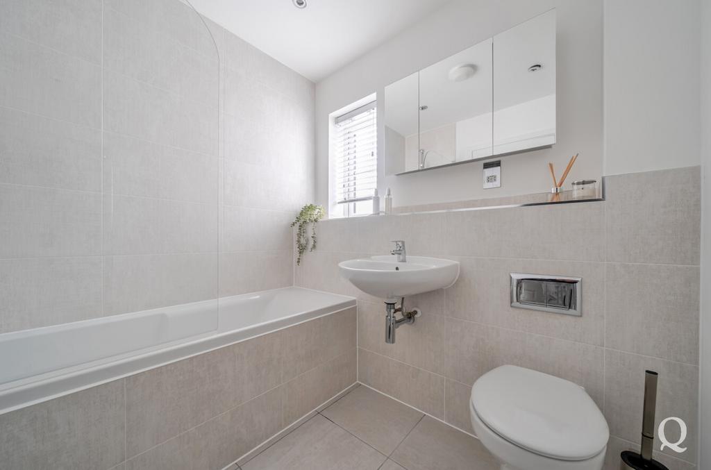 F7694dcd-5a5a-402...