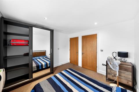 2 bedroom apartment to rent, Wards Wharf Approach, London, E16