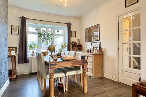 3 bedroom semi-detached house for sale, Yew Crescent, Greenacres, Oldham, OL4
