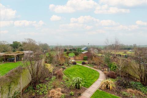 5 bedroom detached house for sale, Avenue Road, Rushden, Northamptonshire, NN10