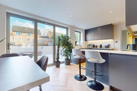 undefined, Ellenstow, Milton Keynes MK13