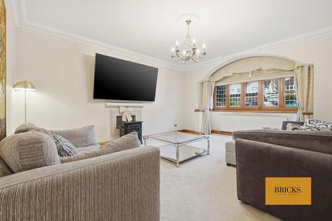undefined, Tomswood Road, Chigwell IG7
