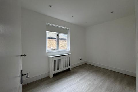 2 bedroom flat to rent, Bryantwood Road, London