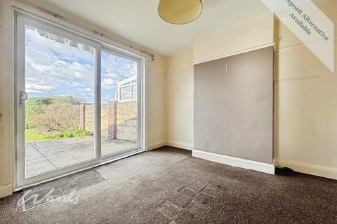 3 bedroom semi-detached house to rent, Northridge Road Gravesend DA12