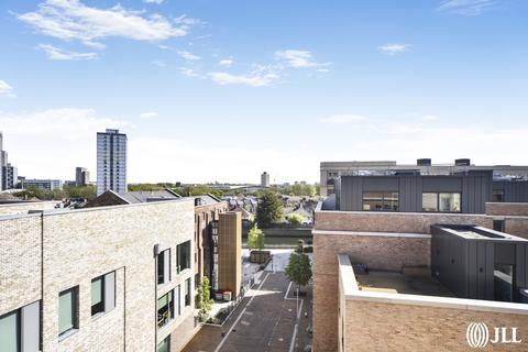3 bedroom flat to rent, Cloud Street Sugar House Island E15