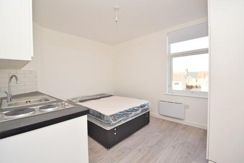 1 bedroom property to rent, 30 a Bushey Hall Road, Bushey WD23