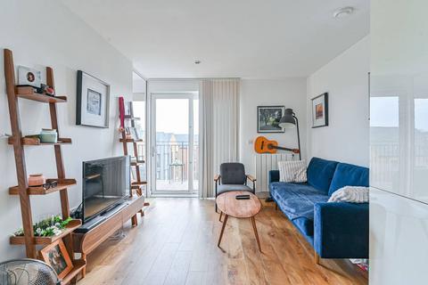 1 bedroom flat for sale, Dowding Drive, Blackheath, London, SE9