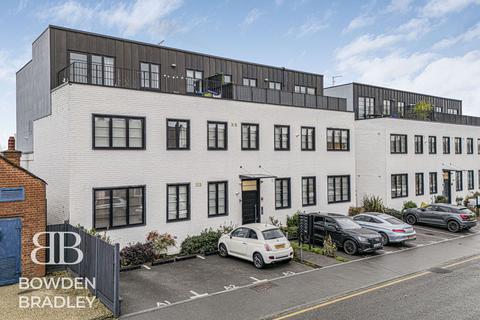 1 bedroom flat for sale - Maybank Road, London, E18