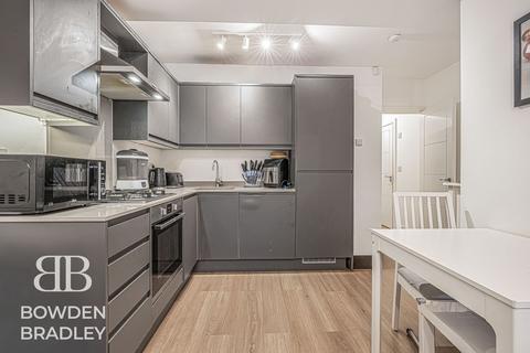 1 bedroom flat for sale, Maybank Road, London, E18